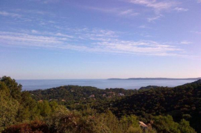Vue mer. Domaine Gaou Bénat. Bormes les Mimosas. Appt 1 ch. 2-4 pers